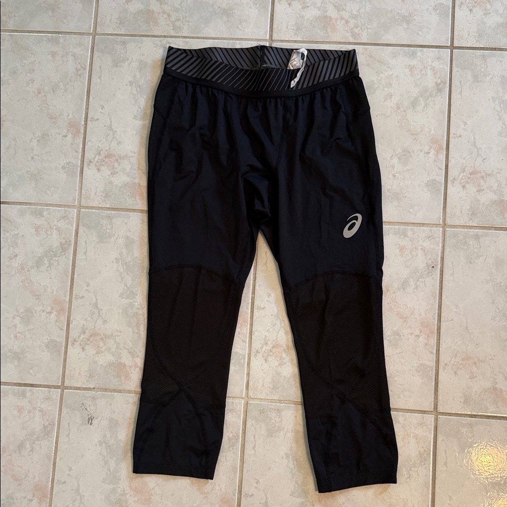 Asics Size Medium Black D1 (Keeps you Dry) Base Layer Capris 21" Inseam